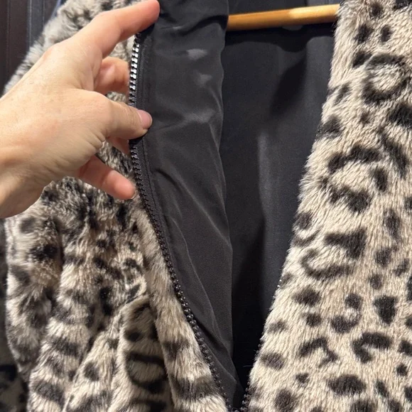 Zara Kids Leopard Print Faux Fur Puffer Jacket - size 9-10 - like new - Picture 7 of 7